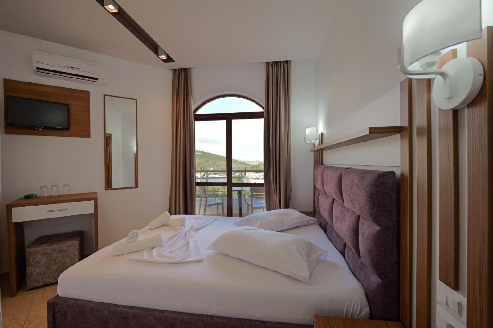 Hotel Meta קסאמיל מראה חיצוני תמונה
