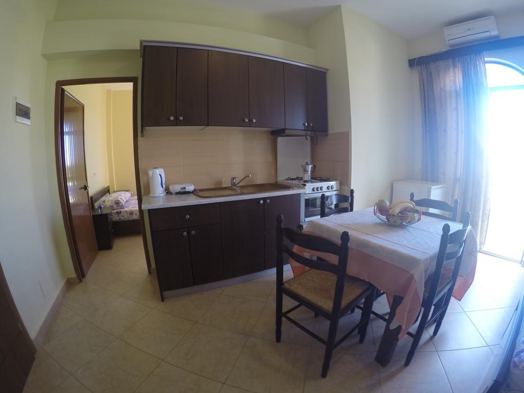 Hotel Meta קסאמיל מראה חיצוני תמונה